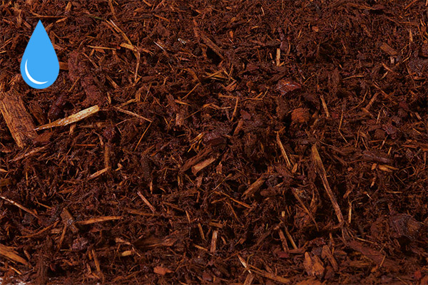 Medium Bright Fir Bark Mulch — wet